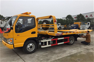 多伦哪里有拖车服务